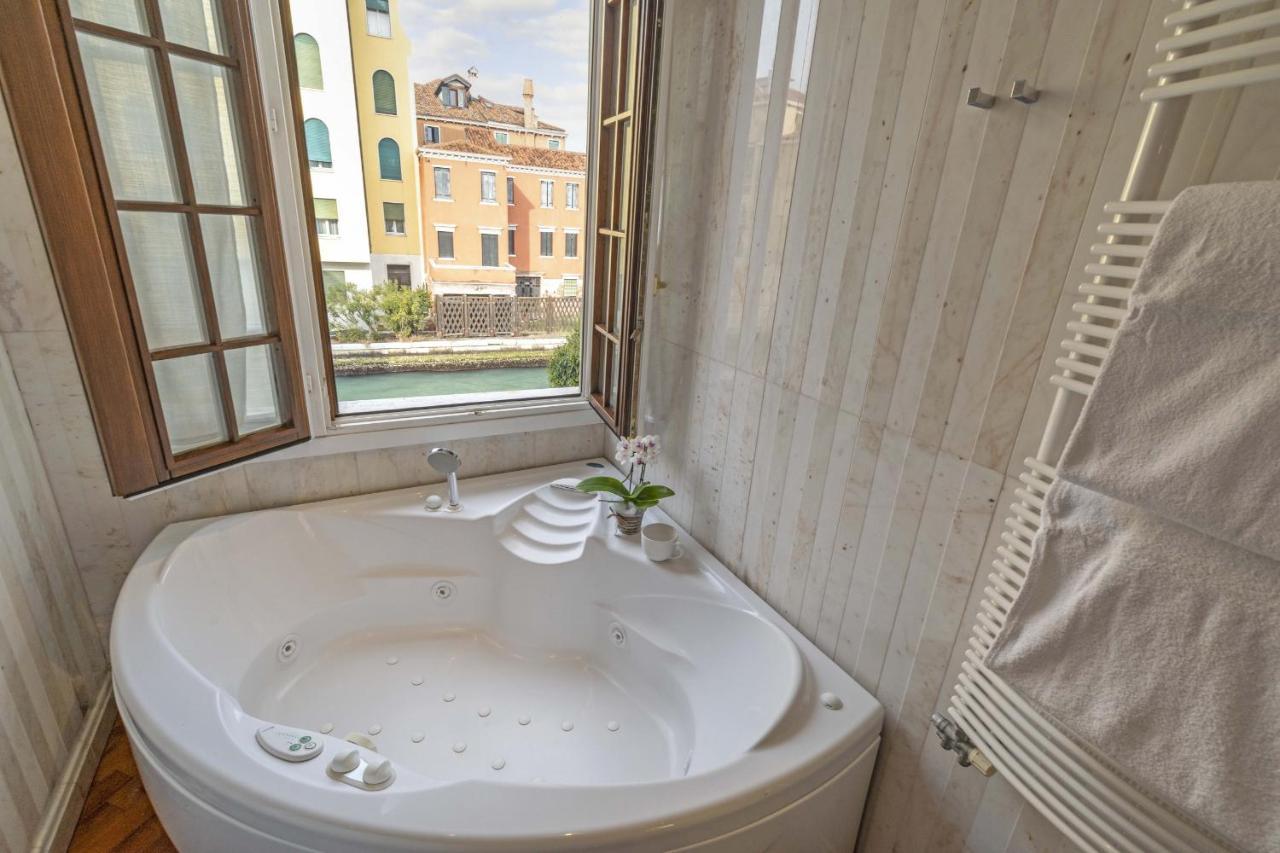 Tolentini Canal View & Terrace By Wonderful Italy Venesia Bagian luar foto